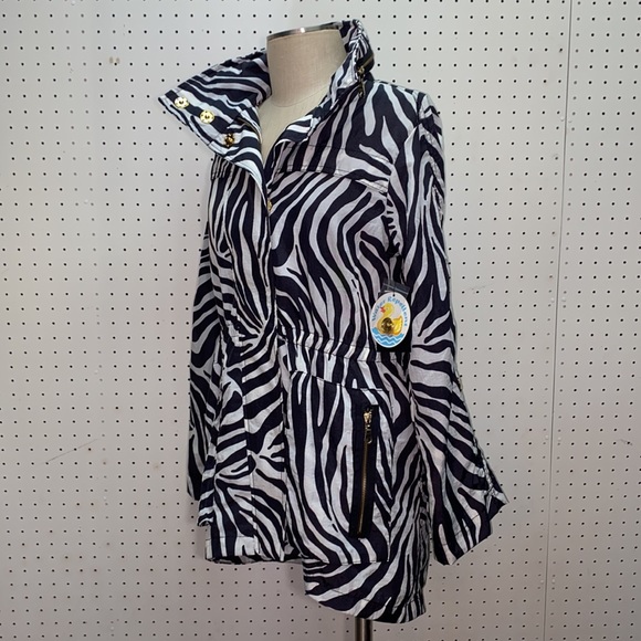 NWT G.E.T. Women’s XS Zebra Print LightWeight Water Resistant Hidden Hood Jacket - Picture 2 of 16